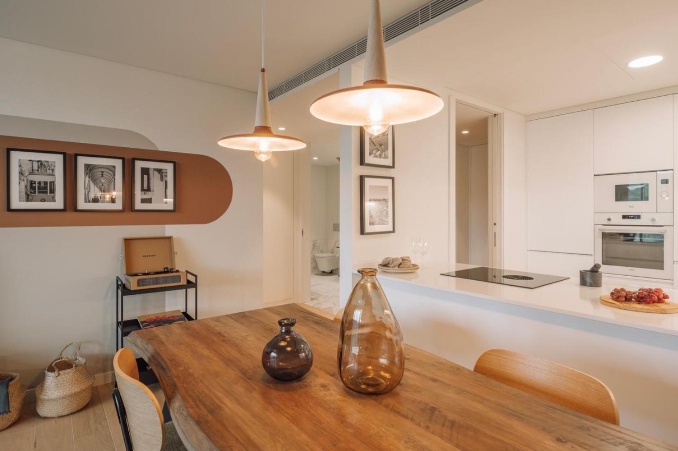 Cascais - 1 Bedroom And Shared Pool In Campolide Apartment