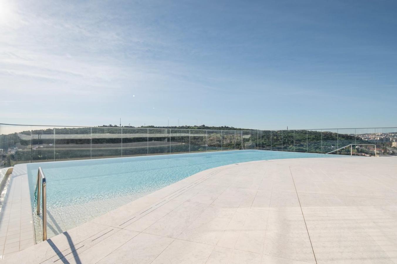 Appartement Cascais - 1 Bedroom And Shared Pool In Campolide *